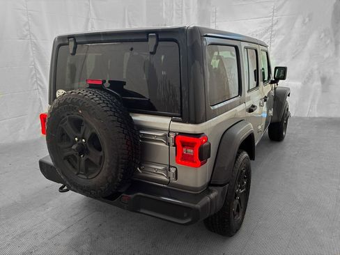 Used 2018 Jeep Wrangler Unlimited Sport S AWD/4WD image 6