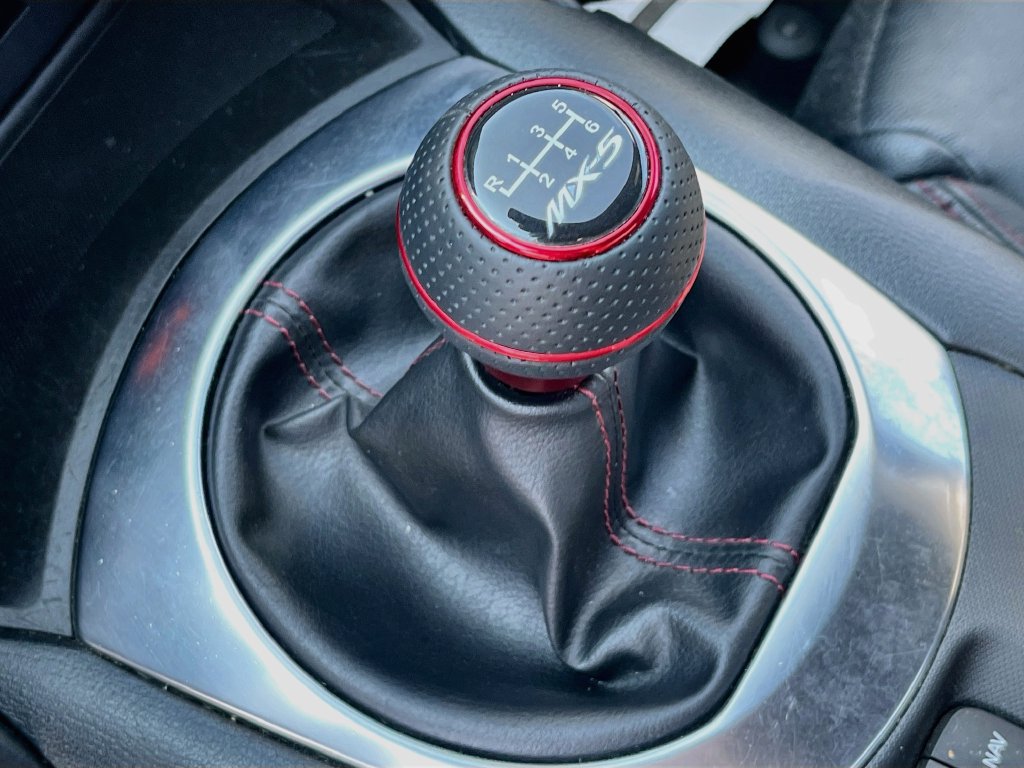 Used 2018 MAZDA MX-5 Miata RF Grand Touring RWD image 16