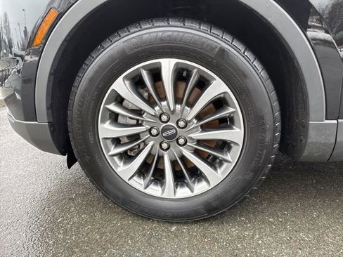 Used 2022 Lincoln Nautilus AWD w/ Premium Package image 14