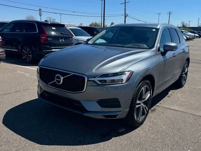 Used 2019 Volvo XC60 T6 Momentum w/ Multimedia Package