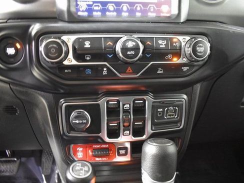 Used 2023 Jeep Wrangler Unlimited Rubicon 4xe image 25