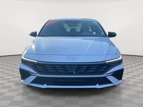 Certified 2025 Hyundai Elantra Sport FWD image 2