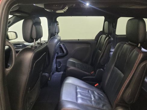 Used 2019 Dodge Grand Caravan GT FWD image 18