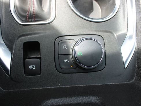 Used 2022 Chevrolet Traverse RS FWD image 44