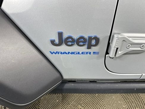Used 2024 Jeep Wrangler Unlimited AWD/4WD image 10