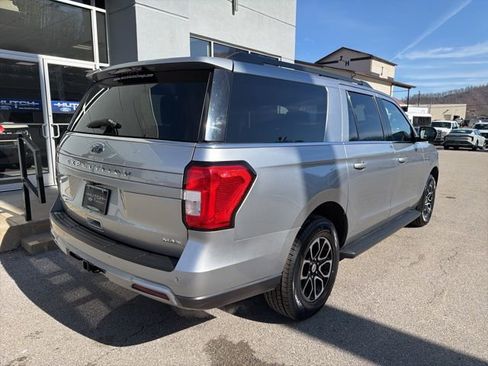 Used 2024 Ford Expedition Max XLT image 3