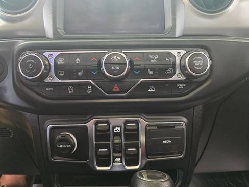 Used 2021 Jeep Wrangler Unlimited Sport AWD/4WD image 18