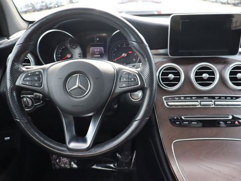 Used 2019 Mercedes-Benz GLC 300 4MATIC image 10