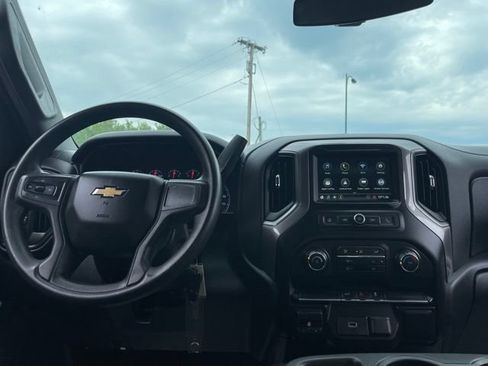 Used 2019 Chevrolet Silverado 1500 Custom w/ Custom Value Package AWD/4WD image 16