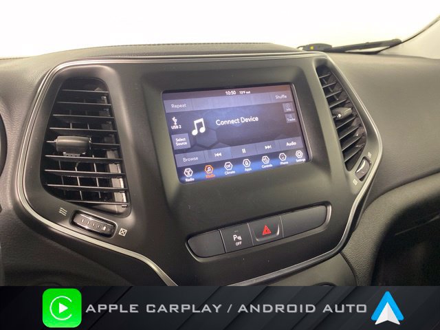 Used 2019 Jeep Cherokee Latitude Plus w/ Cold Weather Group AWD/4WD image 2