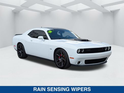 Used 2018 Dodge Challenger R/T Plus RWD image 3