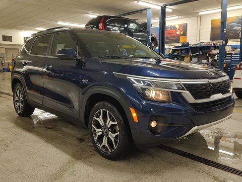 Used 2021 Kia Seltos EX image 4