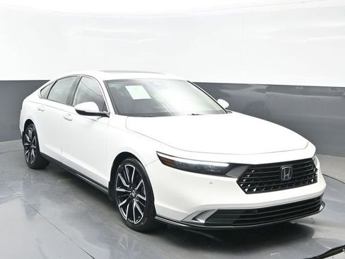 Certified 2023 Honda Accord Touring image 8