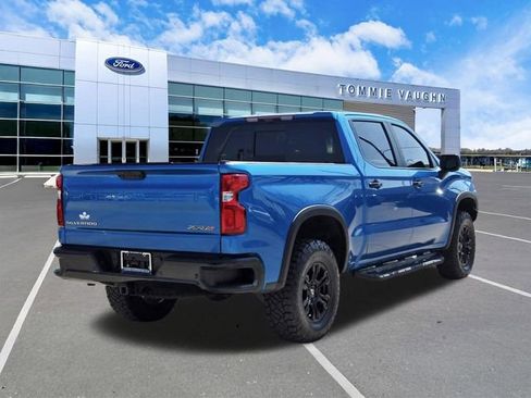 Used 2022 Chevrolet Silverado 1500 ZR2 w/ Technology Package image 4