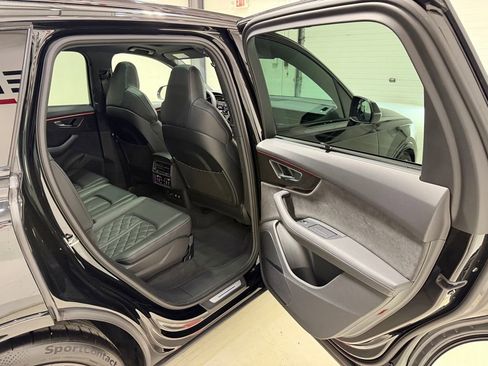 Used 2024 Audi SQ7 Premium Plus image 45