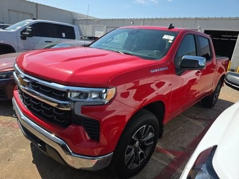 Used 2023 Chevrolet Silverado 1500 LT AWD/4WD image 2