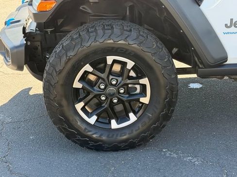 Used 2024 Jeep Wrangler Unlimited Rubicon 4xe AWD/4WD image 14