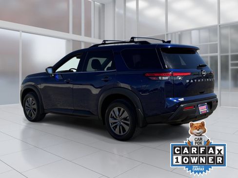 Certified 2024 Nissan Pathfinder SV FWD image 4
