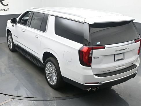 Used 2025 GMC Yukon XL Denali AWD/4WD image 40