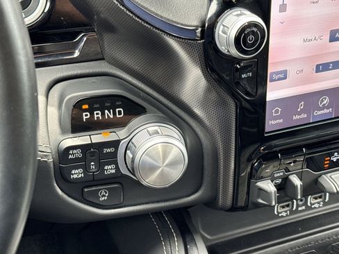 Used 2025 RAM 1500 Limited AWD/4WD image 22