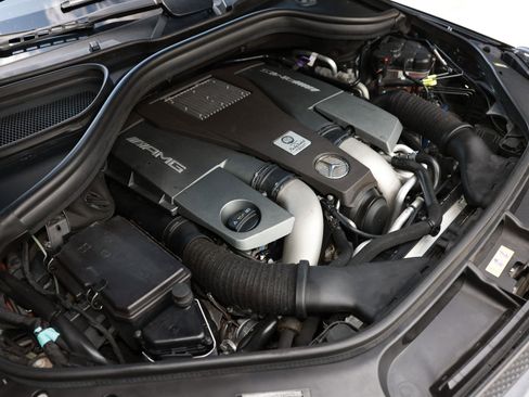 Used 2015 Mercedes-Benz GL 63 AMG 4MATIC image 66