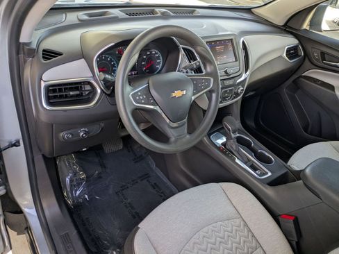 Used 2023 Chevrolet Equinox LS FWD image 12