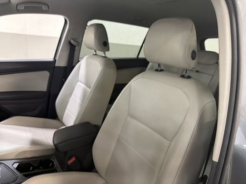 Used 2018 Volkswagen Tiguan SE image 5