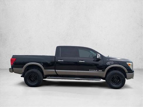 Used 2017 Nissan Titan Platinum Reserve AWD/4WD image 4