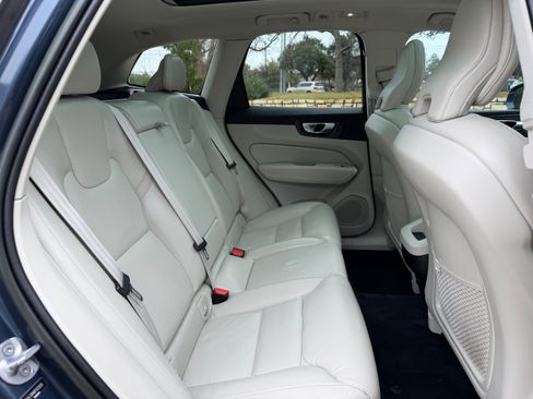 Certified 2023 Volvo XC60 B5 Plus w/ Climate Package image 12