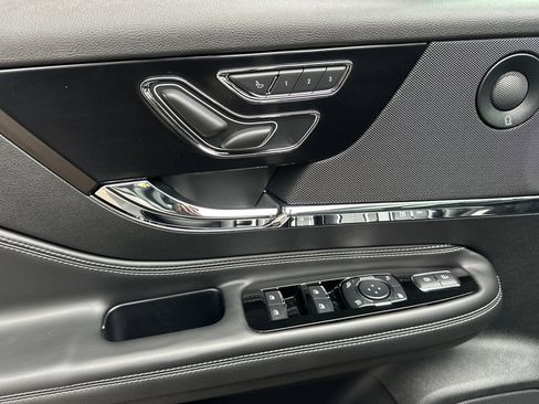 New 2025 Lincoln Corsair Reserve w/ Equipment Group 202A image 10