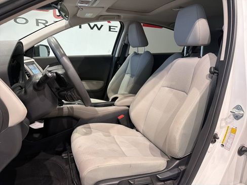 Used 2022 Honda HR-V EX image 9