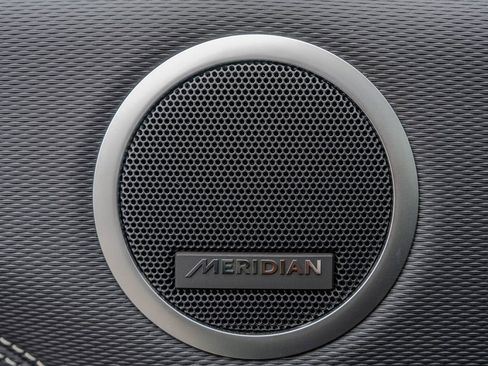 Used 2023 Land Rover Discovery S R-Dynamic image 16