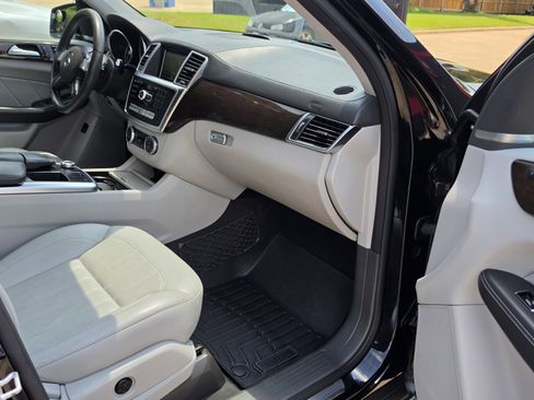 Used 2015 Mercedes-Benz GL 450 4MATIC w/ Appearance Package image 29