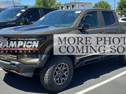 Used 2025 Chevrolet Colorado ZR2 w/ Technology Package AWD/4WD image 1