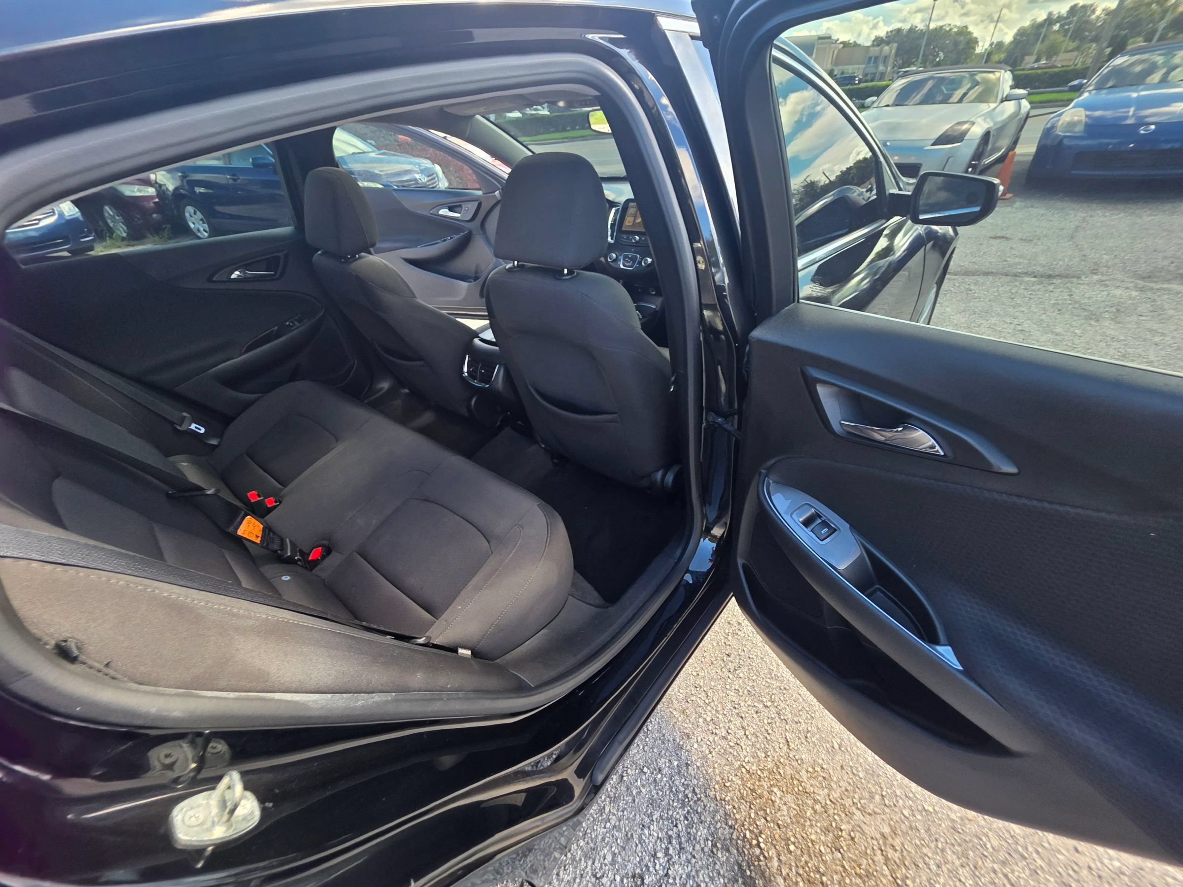 Used 2018 Chevrolet Malibu LT FWD image 18