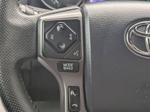 Used 2020 Toyota Tacoma TRD Sport w/ Phone Cable & Charge Package image 28