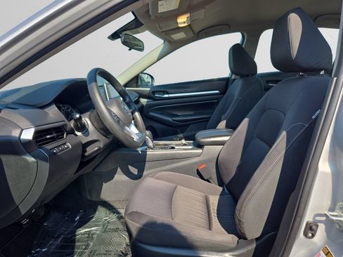 Used 2022 Nissan Altima 2.5 SV FWD image 10