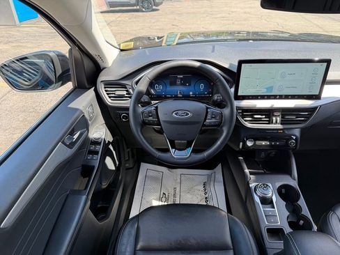 Used 2025 Ford Escape Platinum AWD/4WD image 9
