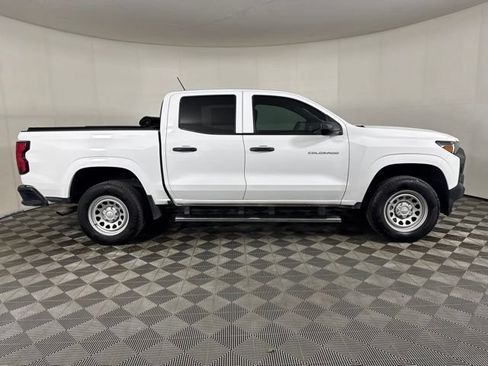 Used 2023 Chevrolet Colorado W/T RWD image 2