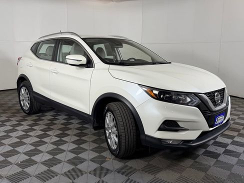 Used 2021 Nissan Rogue Sport SV image 4