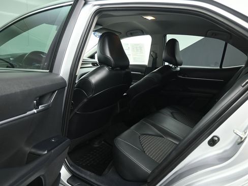 Used 2020 Toyota Camry SE image 17