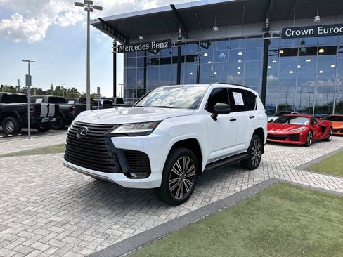 Used 2024 Lexus LX 600 4WD w/ Appearance Package image 2