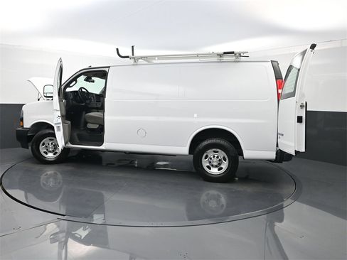 Used 2020 Chevrolet Express 2500 Work Van w/ Driver Convenience Package image 33