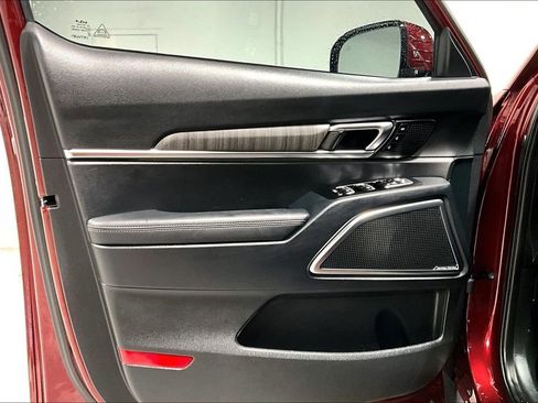 Used 2024 Kia Telluride SX Prestige w/ Towing Package AWD/4WD image 22