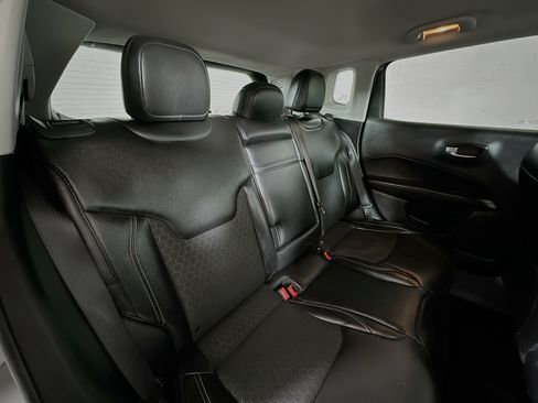 Used 2018 Jeep Compass Latitude w/ Popular Equipment Group FWD image 24
