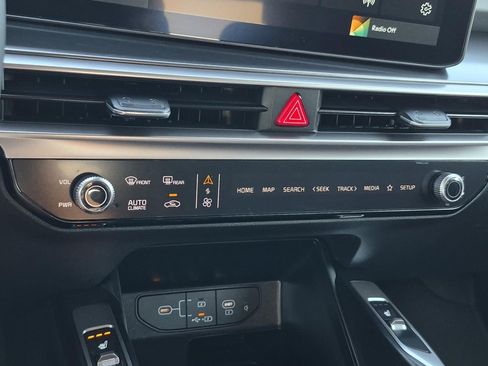 Used 2025 Kia Sorento EX w/ Panoramic Sunroof Package FWD image 30