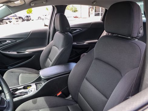 Used 2025 Chevrolet Malibu RS FWD image 15