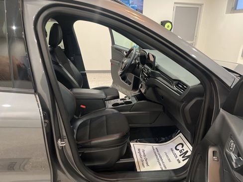 Used 2025 Ford Escape ST-Line image 15