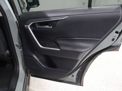 Used 2019 Toyota RAV4 XLE AWD/4WD image 21