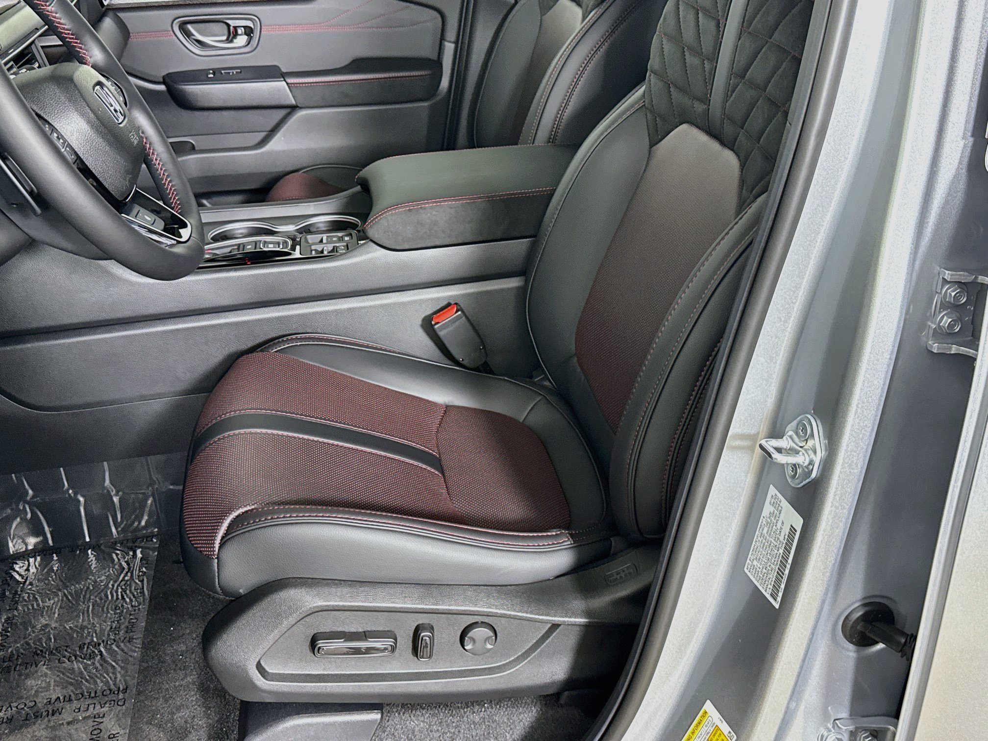 New 2026 Honda Pilot Black Edition image 24